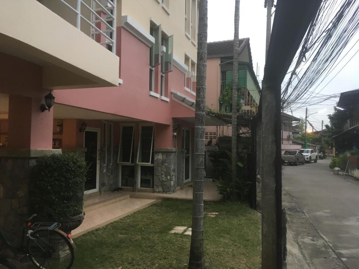 Triple Palms House Hotel เชียงใหม่ ภายนอก รูปภาพ