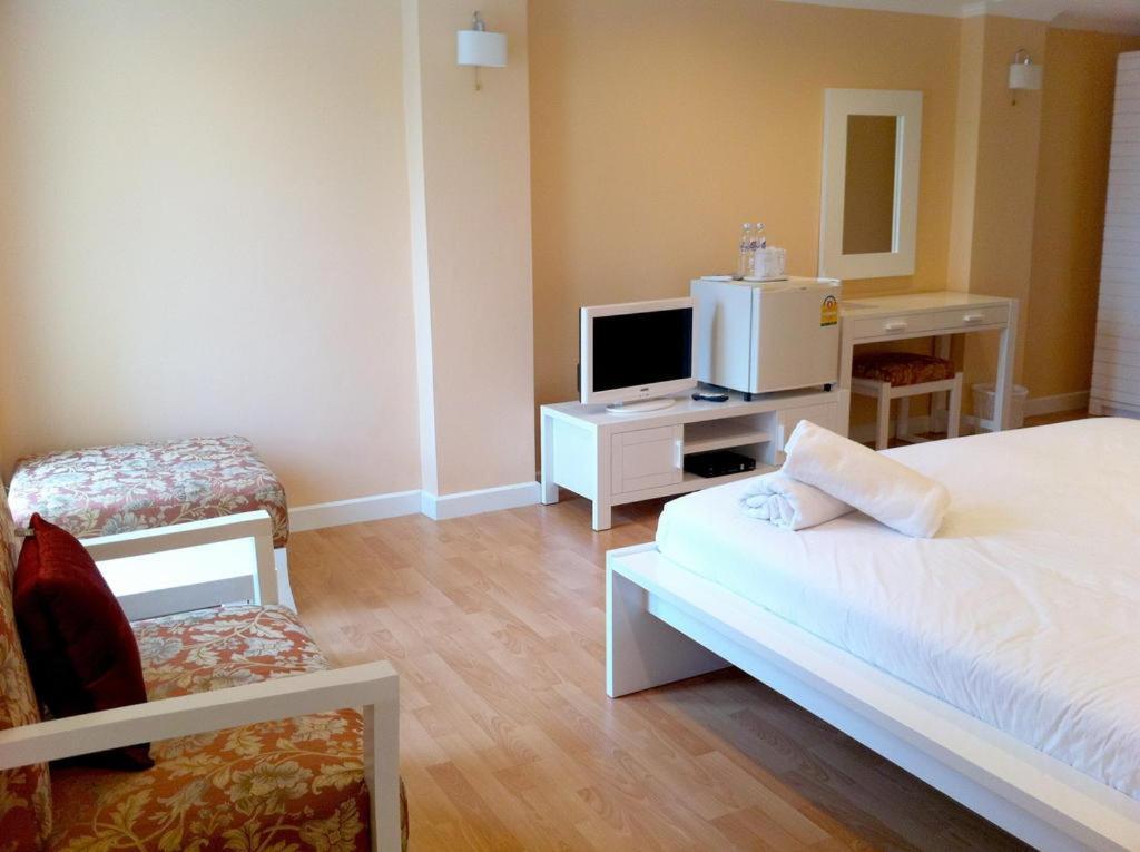 Triple Palms House Hotel เชียงใหม่ ภายนอก รูปภาพ
